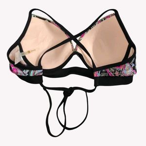 Colorful Paisley Bikini Top 🆕 NWOT 🫶 🫰 🎉