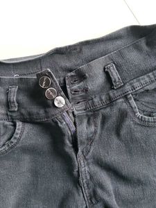 Stylish Dark Wash Skinny Jeans