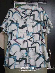 Stylish Abstract Print Top