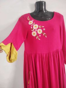 Elegant Pink Anarkali Kurta with Floral Embroidery