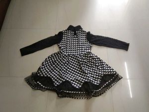 Chic Black &amp; White Patterned frock