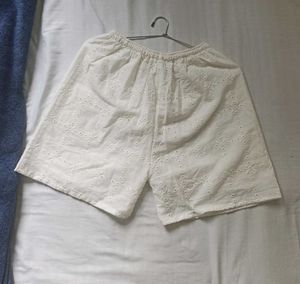 White Eyele shorts