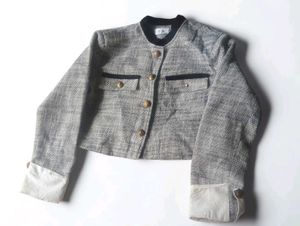 Chic Cropped Tweed Jacket