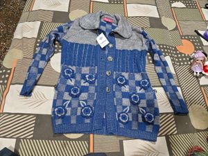 Blue &amp; Gray Floral Knit Cardigan and skivi free
