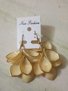 New Fashion Dangling Petal Earrings