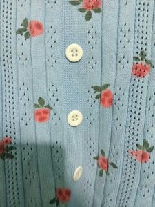 Cute Blue Floral Button-Up Top