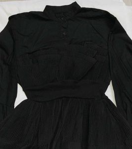 Chic Black Pleated Top