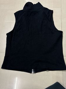 Black Sleeveless Zip-Up Collared Top