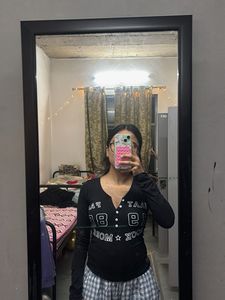 Black Long Sleeve Graphic Top