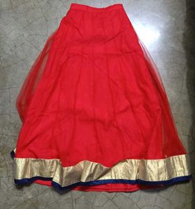 girl's lahenga / long dress ✨ (chain defect)