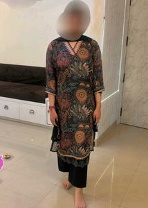 🌟Embroidered Floral Print Kurta 3 piece set🌟