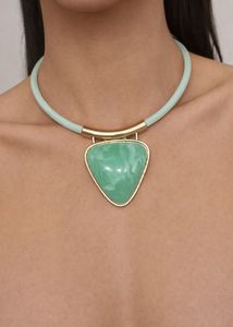 Chic Green Stone Pendant Necklace