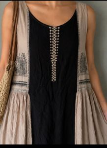 Elegant Black &amp; Beige Maxi Dress