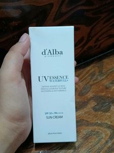 d'Alba UV Essence Waterfull+ Sun Cream