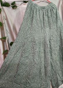 Elegant White &amp; Green Kurta Set