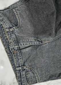 Grey Wash Straight Leg Jeans 🌀