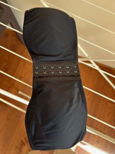 set of 2 Black Strapless Bra