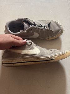 Nike Grey Sneaker