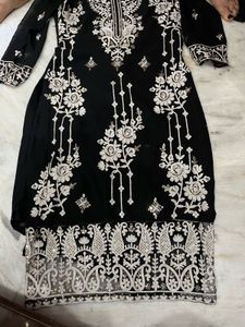 Elegant Black Embroidered Pakistani Kurta set