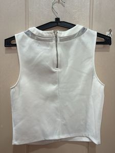 Chic White Sleeveless Top