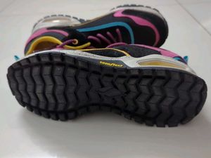 Skechers UNO TRAIL Sports Shoes