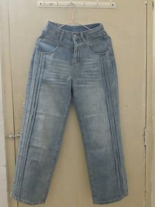 Light Wash Pleated Wide Leg Jeans