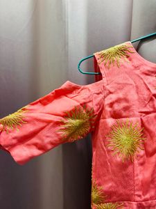 Cold Shoulder Kurti | Size XS
