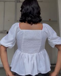 Chic White Cropped Puff Sleeve Top