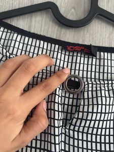 Chic Black &amp; White Patterned Top