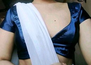 deep neck blouse non padded