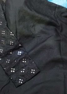 Embroidered kurta set