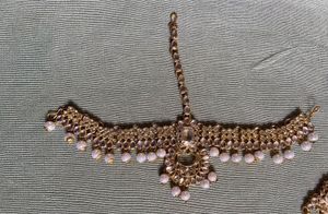 Exquisite Kundan &amp; Pearl Necklace Set