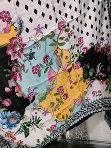 Embellished Kurta Set with Floral Print