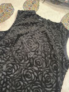 Chic Black Rose Textured Dress