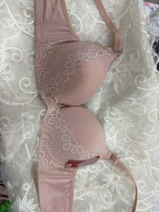 Women's Lace Trimmed Padded Bra
