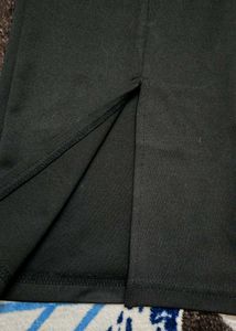 Black hem slit pants