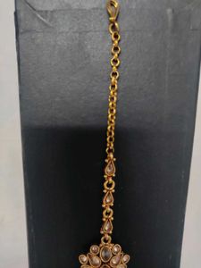Elegant Maang Tikka with Stones