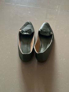 Green Flat Ballies In Good Condition