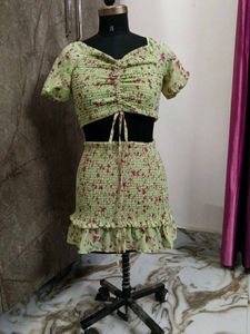 Floral Print Crop Top &amp; Skirt Set