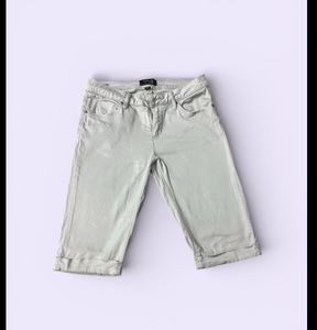 Topshop Capri Jeans - Stylish and Comfortable!