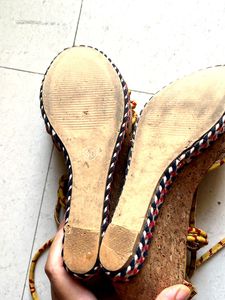 Taavi wedges for women