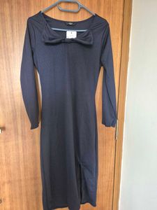Elegant Navy Blue Dress with Bow Detail