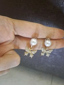 ✨Korean Sparkling Butterfly Earrings 🦋