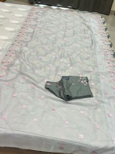 New- Elegant 🌪️Grey 💎Saree with Pink Embroidery