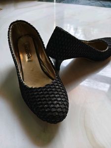 Elegant Black Textured Heels