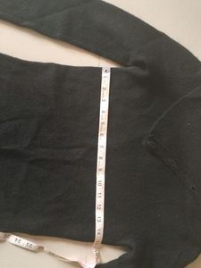 Black Pullover