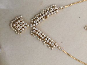 Elegant Pearl and Diamond Necklace Set