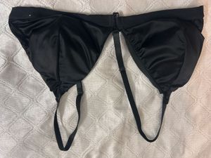 black padded front open bra