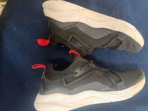 Puma Sneakers - Black and Red