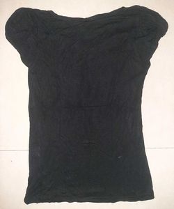 ✦ SIRENS | Timeless Black Fitted Tee 🖤